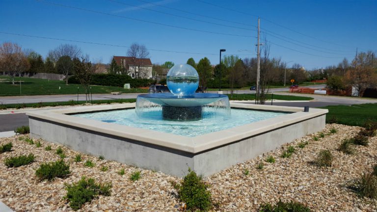 Pioneer Ridge fountain: Commercial landscaping water feature