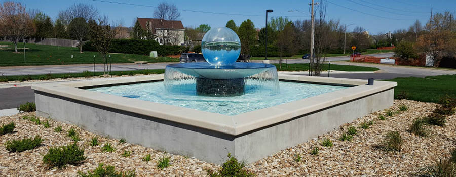 Pioneer Ridge fountain: Commercial landscaping water feature